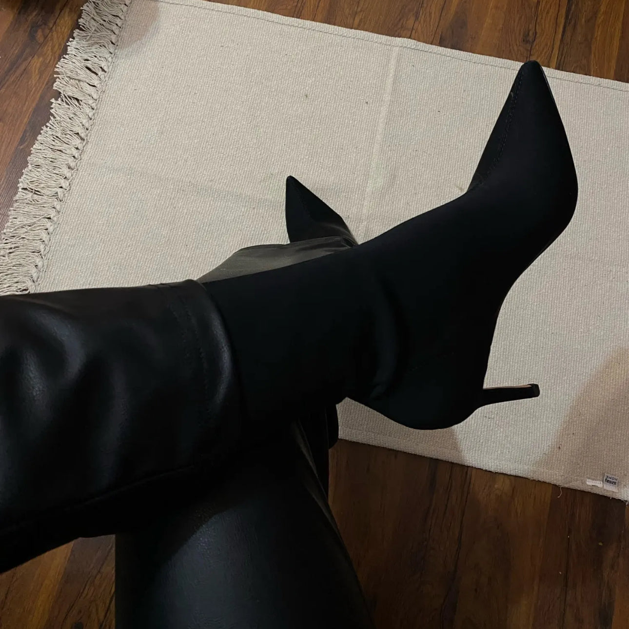 Bota Feminina de Salto Fino Poly